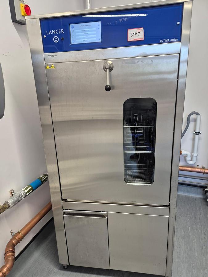 Getinge Lancer 1400 LXP Ultima Laboratory Glassware Washer, image 2