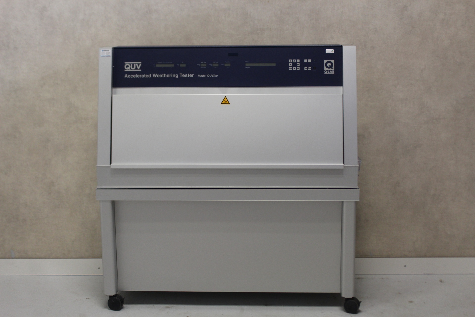 Q-LAB QUV/ SE Accelerated Weathering Tester