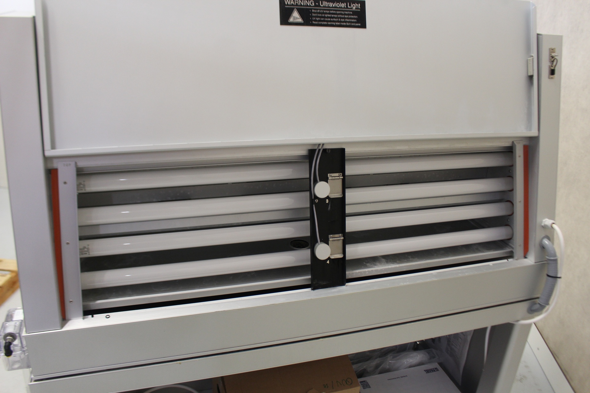 Q-LAB QUV/ SE Accelerated Weathering Tester, image 3
