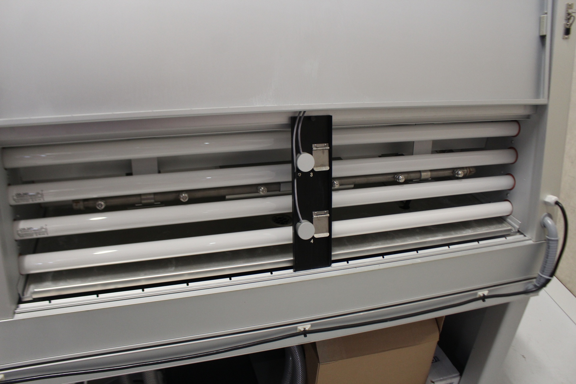 Q-LAB QUV/spray Accelerated Weathering Tester, image 3