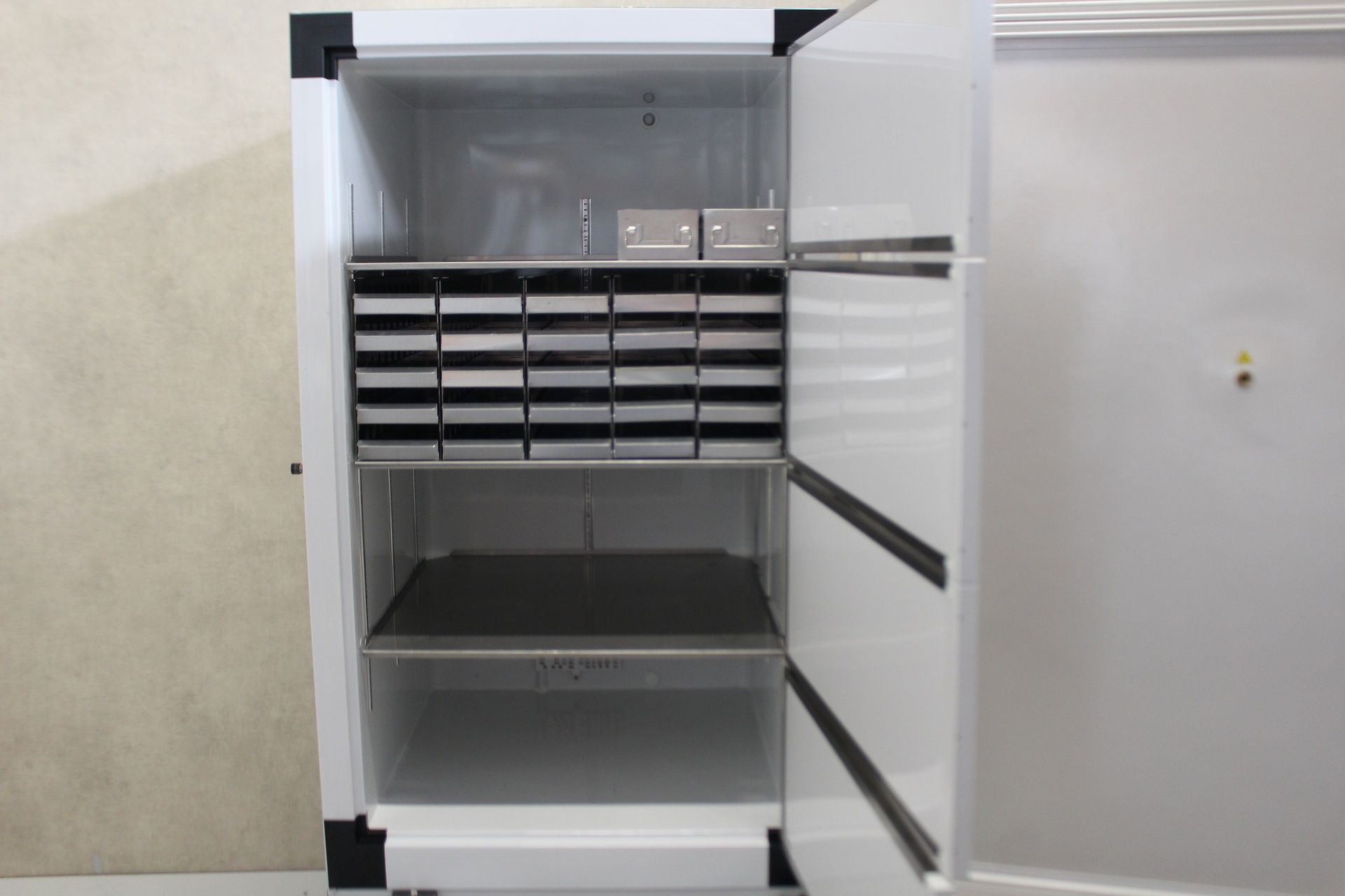 Thermo Scientific TDE50086FV Ultra Low Freezer, image 3