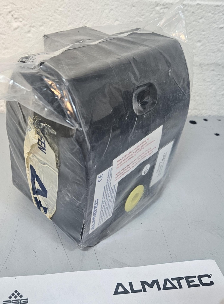 Almatec E10UTT Diaphragm Pump