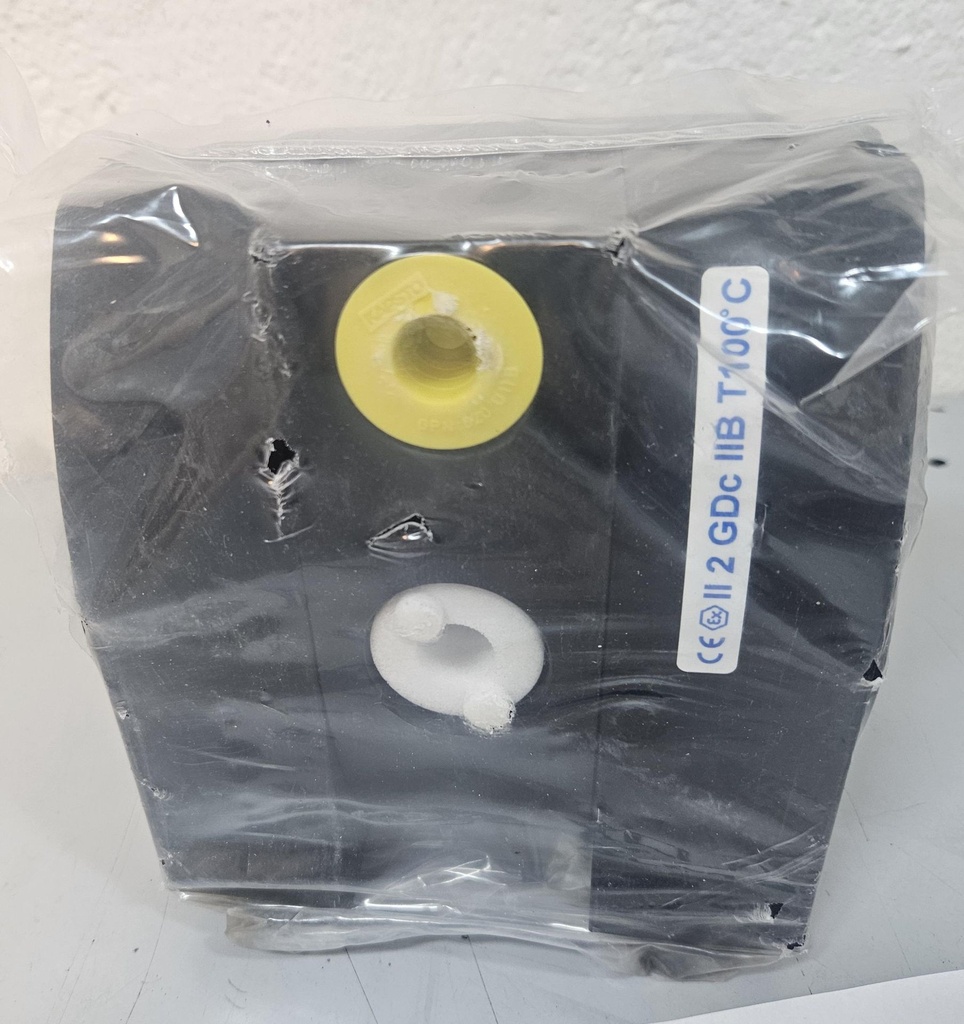 Almatec E10UTT Diaphragm Pump, image 2