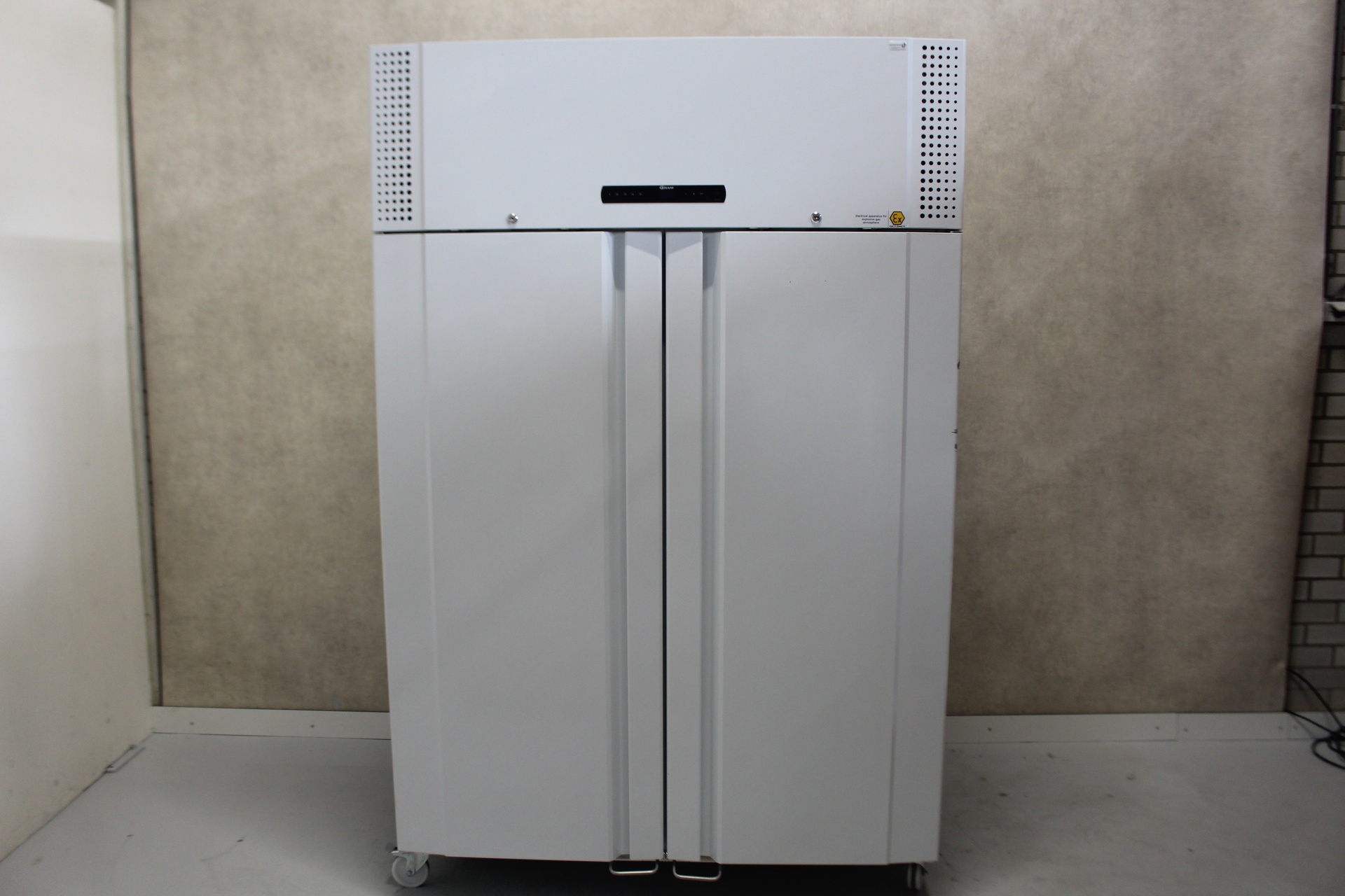 Gram BioPlus ER1400 LG Explosion-Proof Refrigerator