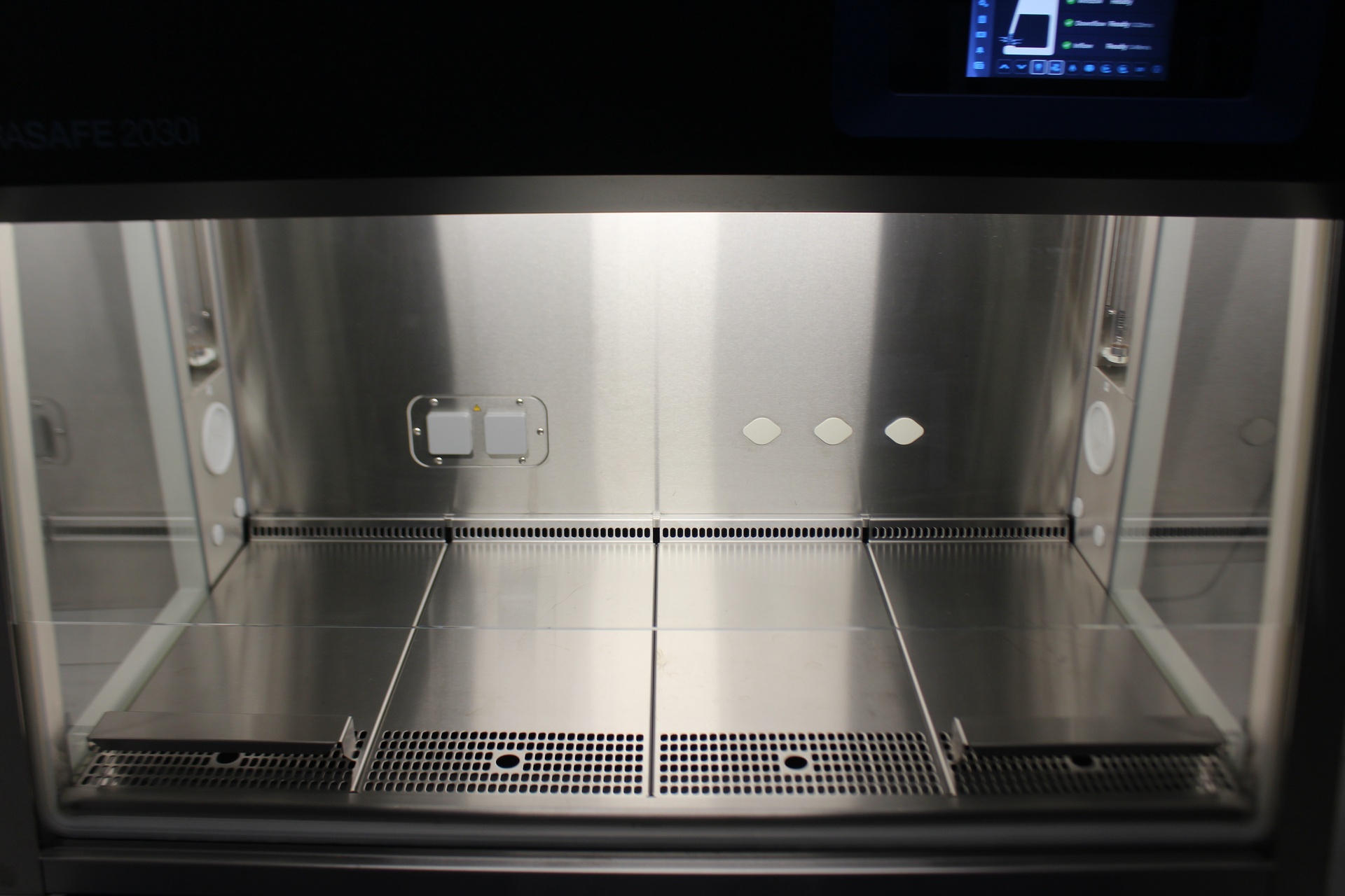 Thermo Scientific Herasafe 2030i Microbiological Safety Cabinet (1.2 m), image 3