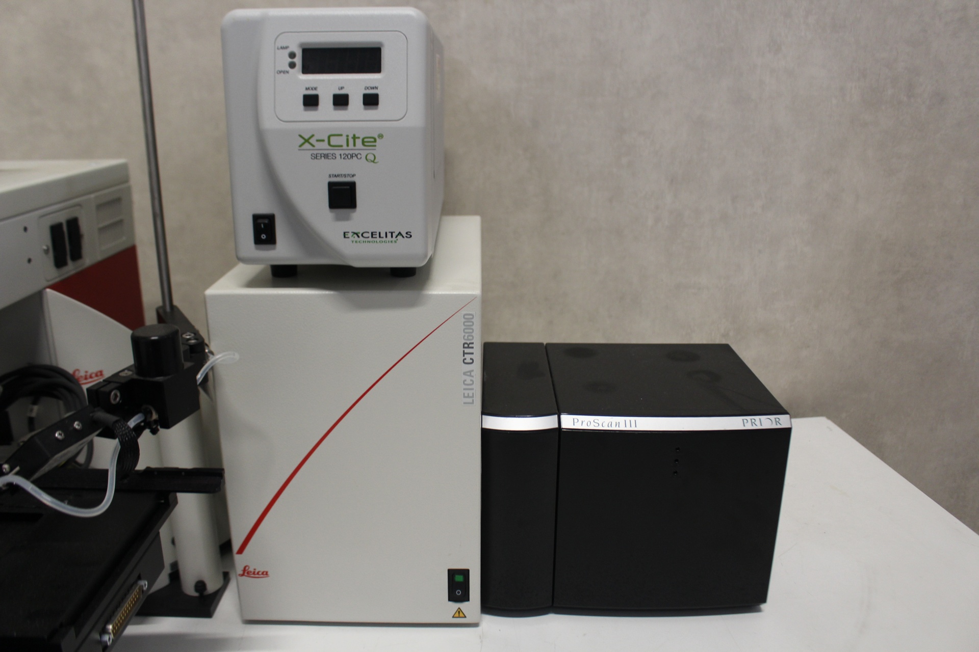 Leica Aperio Versa 8 Automated Trinocular Fluorescence Microscope, image 4