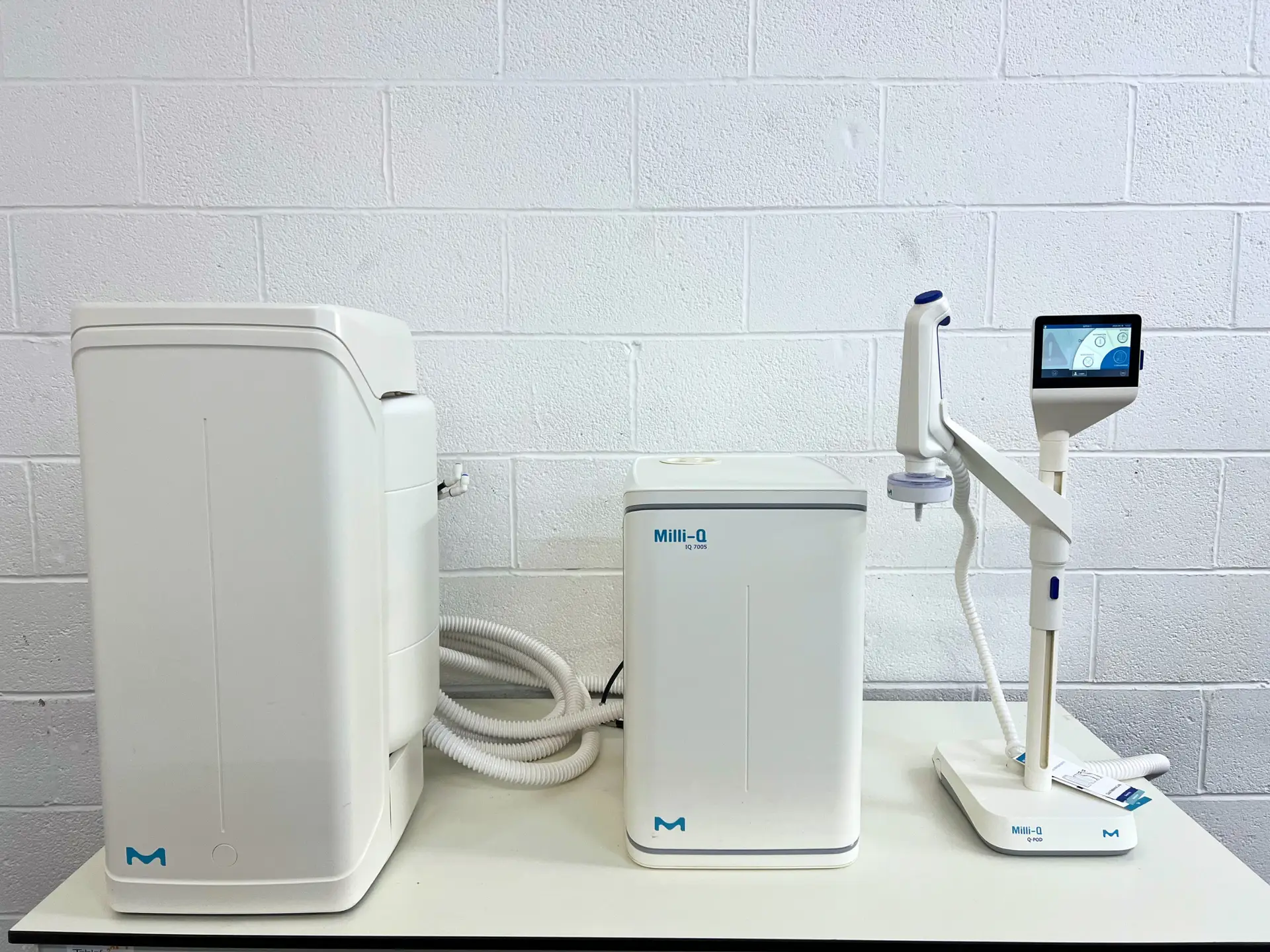 Millipore Milli-Q IQ 7005 Water Purification System