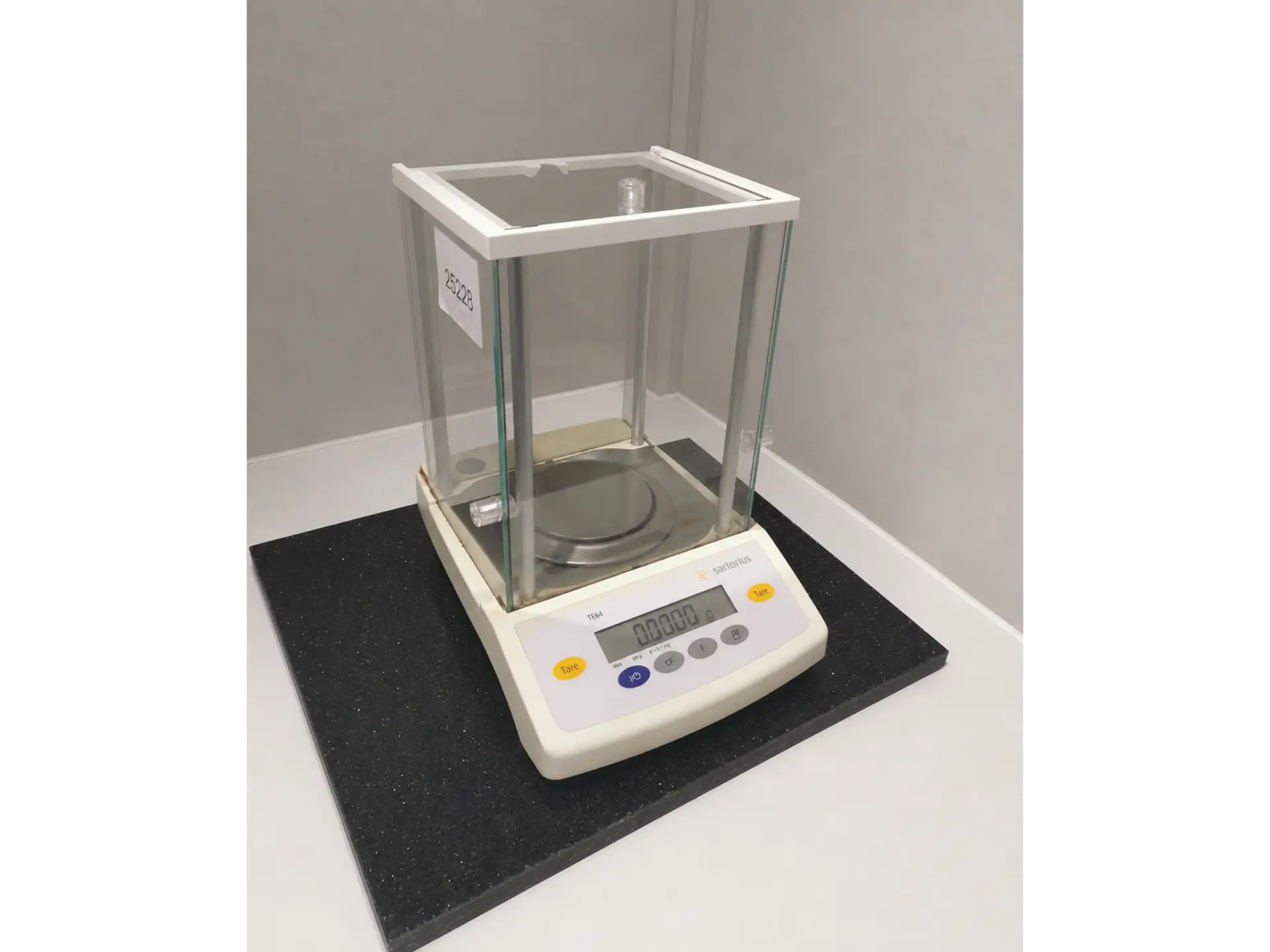 Sartorius TE64 Analytical Balance (0.1 mg), image 2