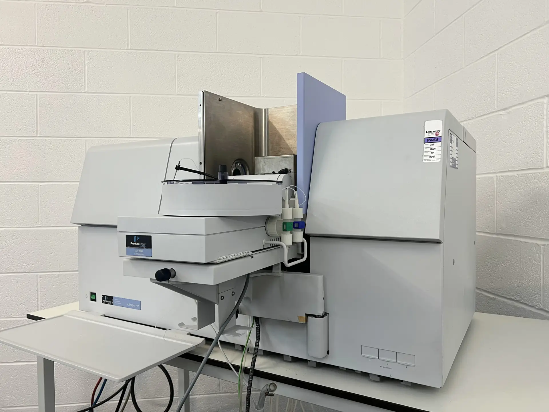 PerkinElmer AAnalyst 700 Atomic Absorption Spectrometer, image 4