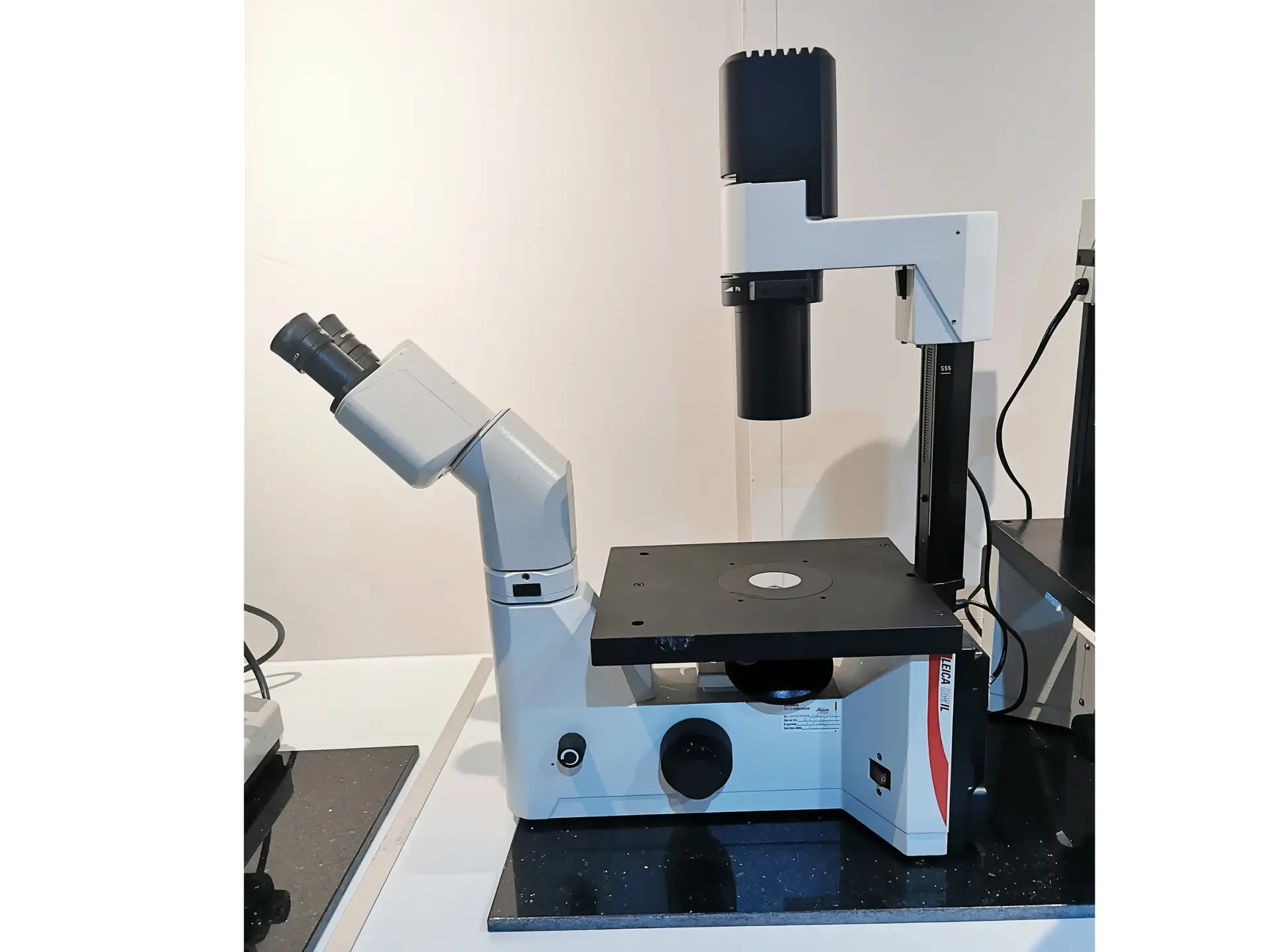 Leica DM IL Inverted Microscope, image 2