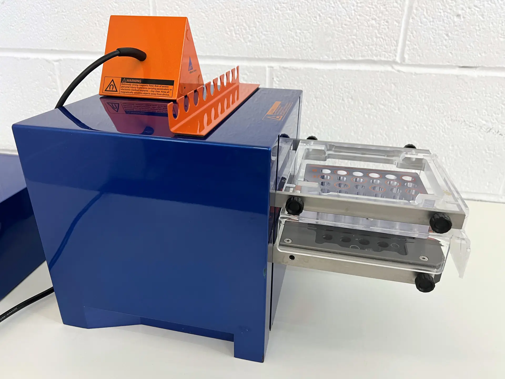 Miltenyi Biotec MultiMACS Cell24 Separator Plus, image 4