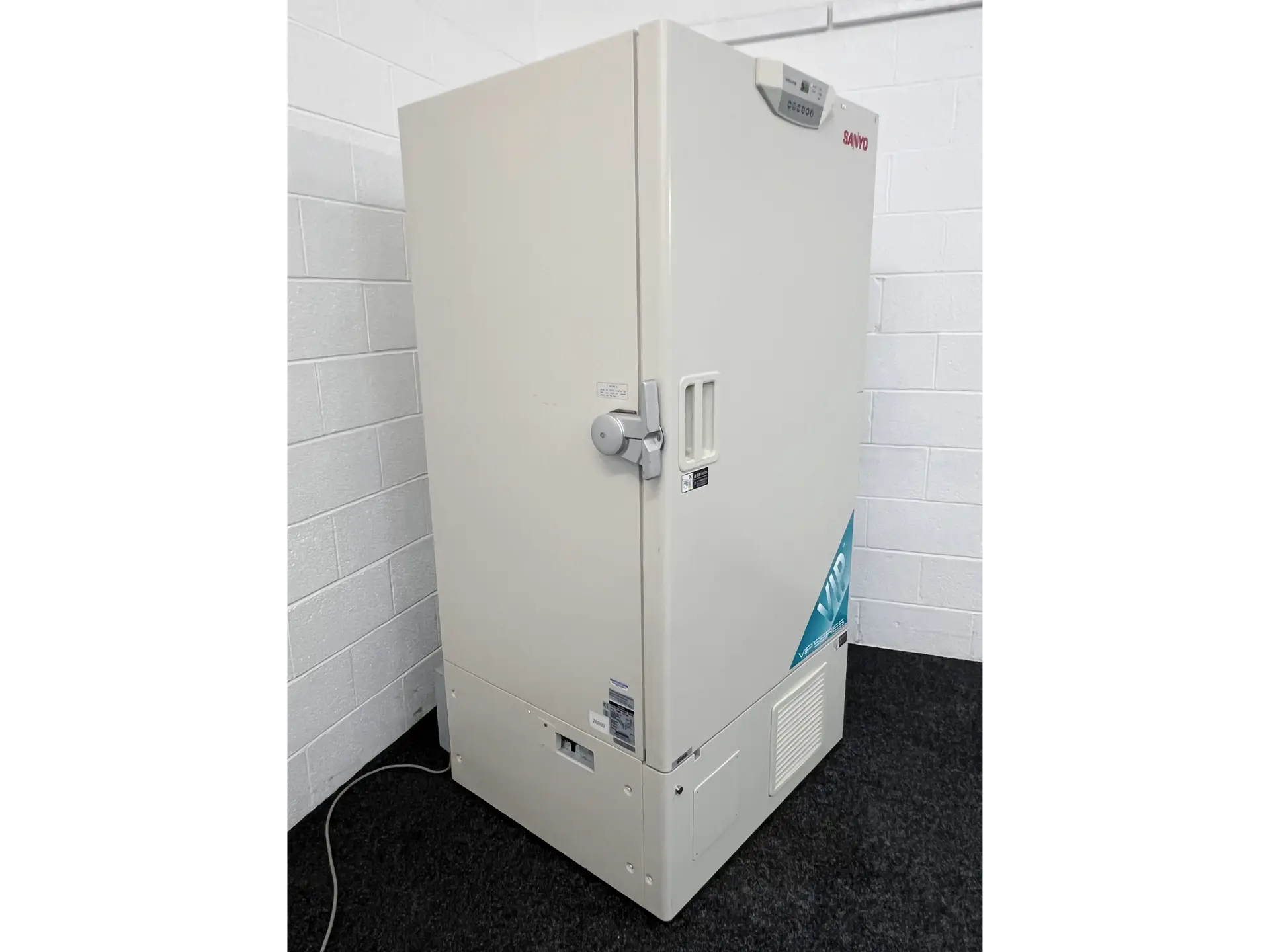 Sanyo MDF-U73V ULT Freezer, image 3