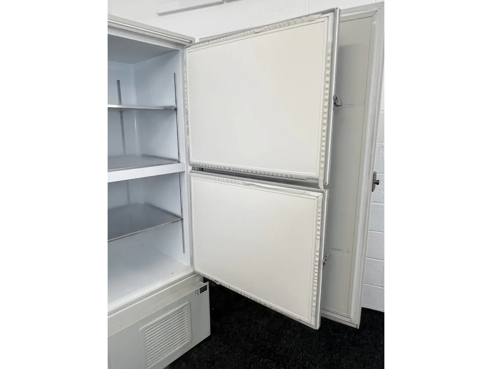 Sanyo MDF-U73V ULT Freezer, image 5