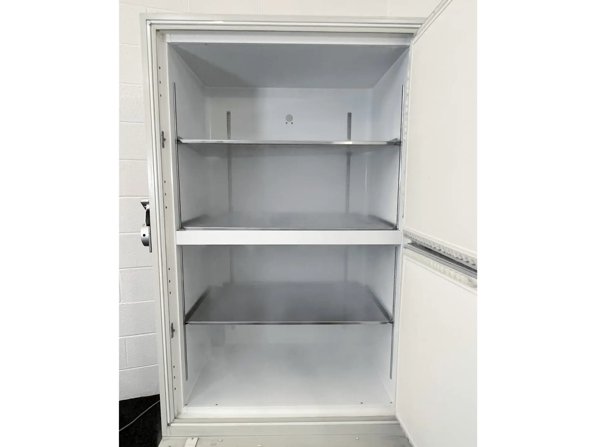 Sanyo MDF-U73V ULT Freezer, image 6