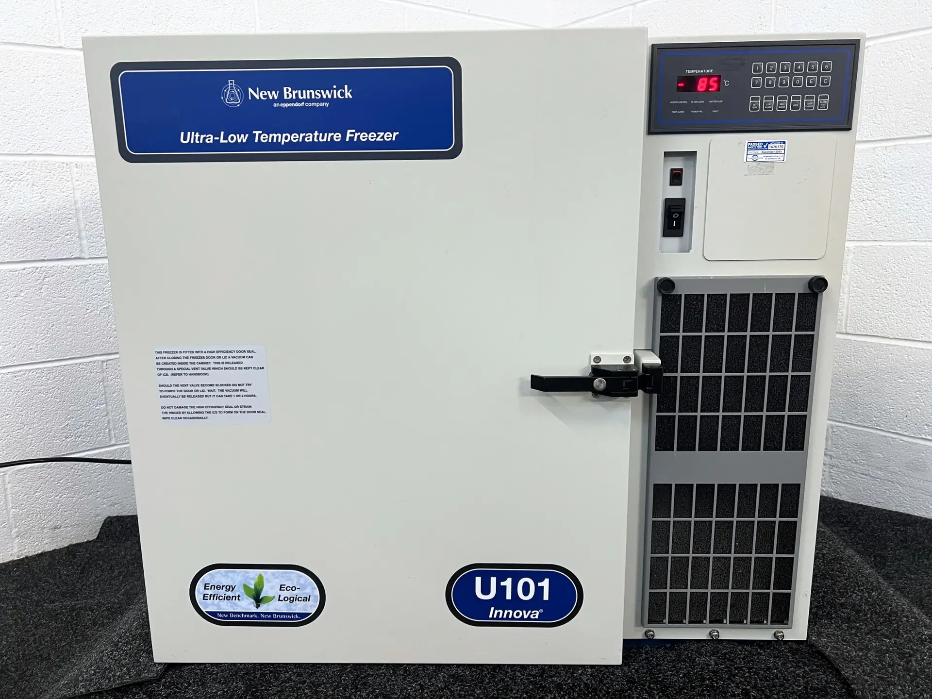 New Brunswick U101-86 Ultra-Low Temperature Freezer (101 L)