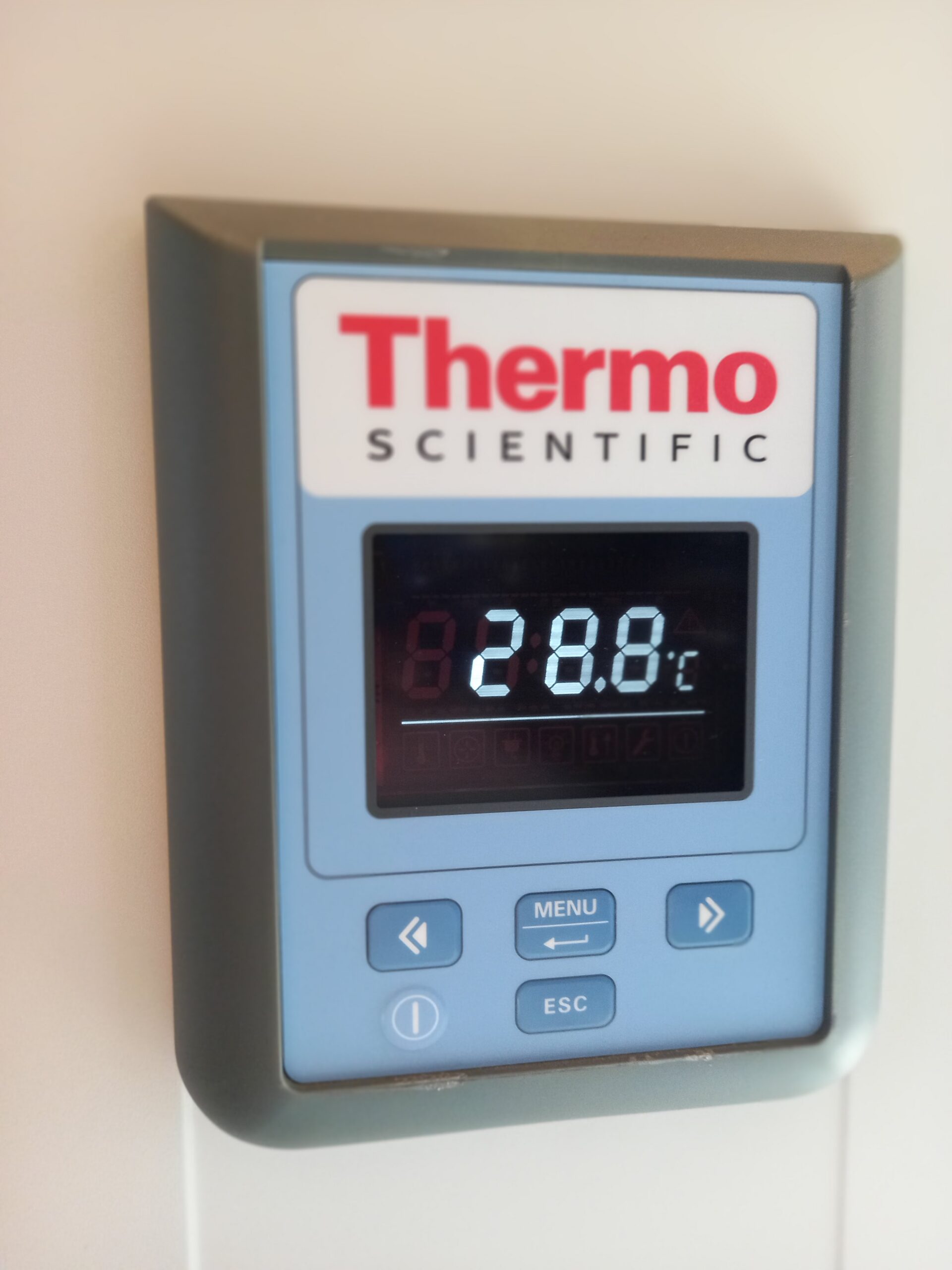 Thermo Scientific Heratherm IGS750 Incubator, image 3