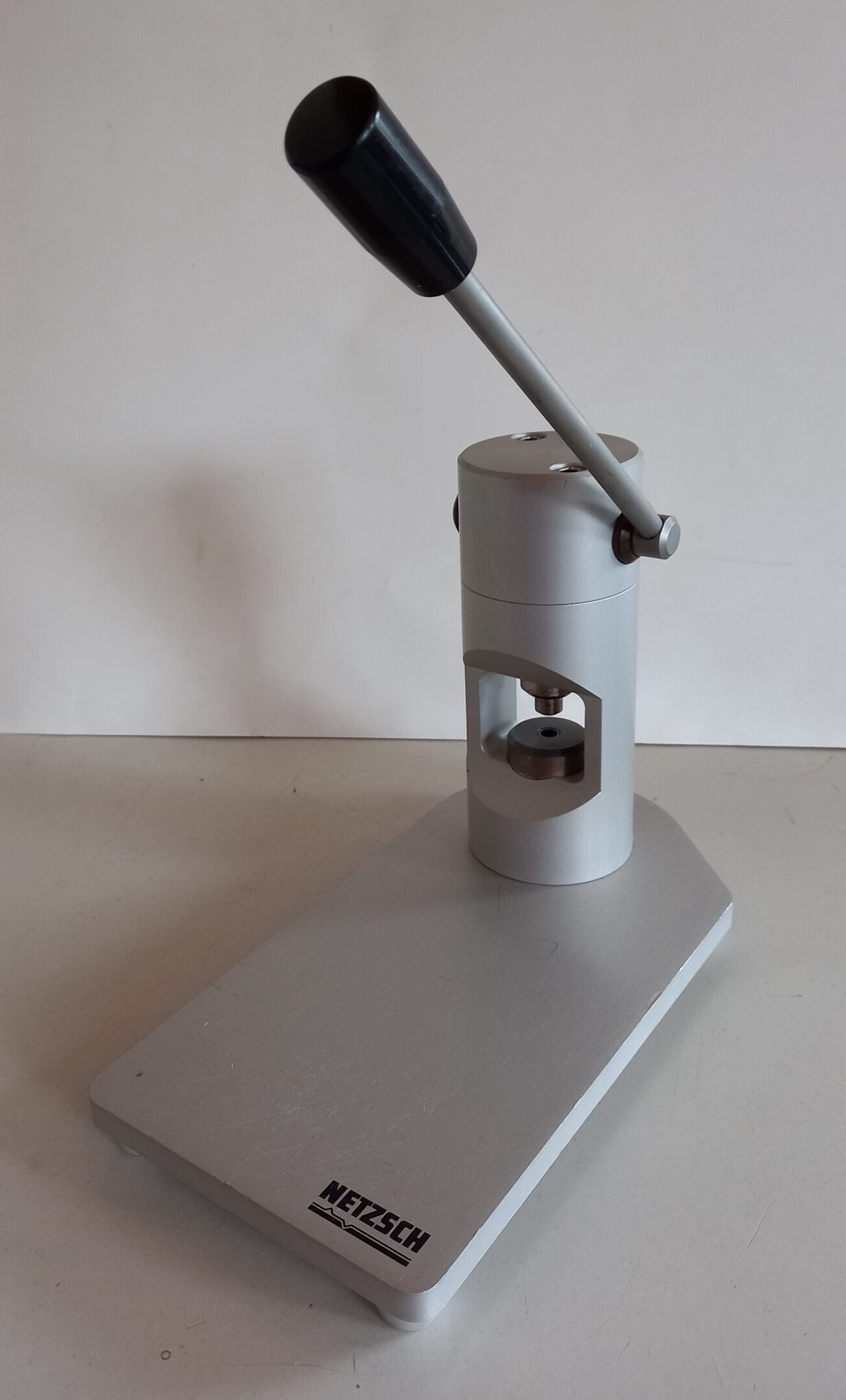 Netzsch DSC 204 Phoenix Differential Scanning Calorimeter, image 6