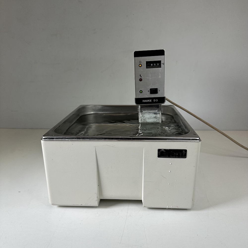 Haake D3 Recirculating Heating Bath (12 L, 100 °C)