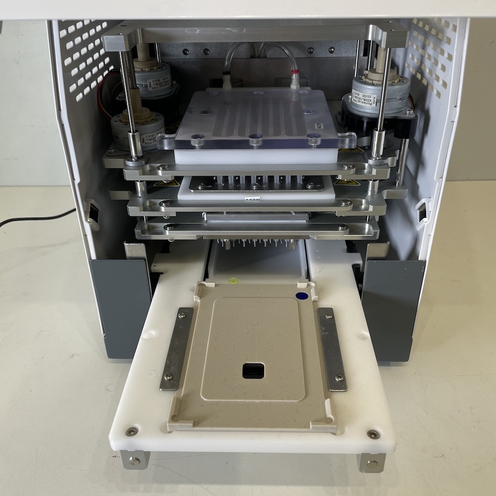 Curiox HT2000 Laminar Wash System, image 2