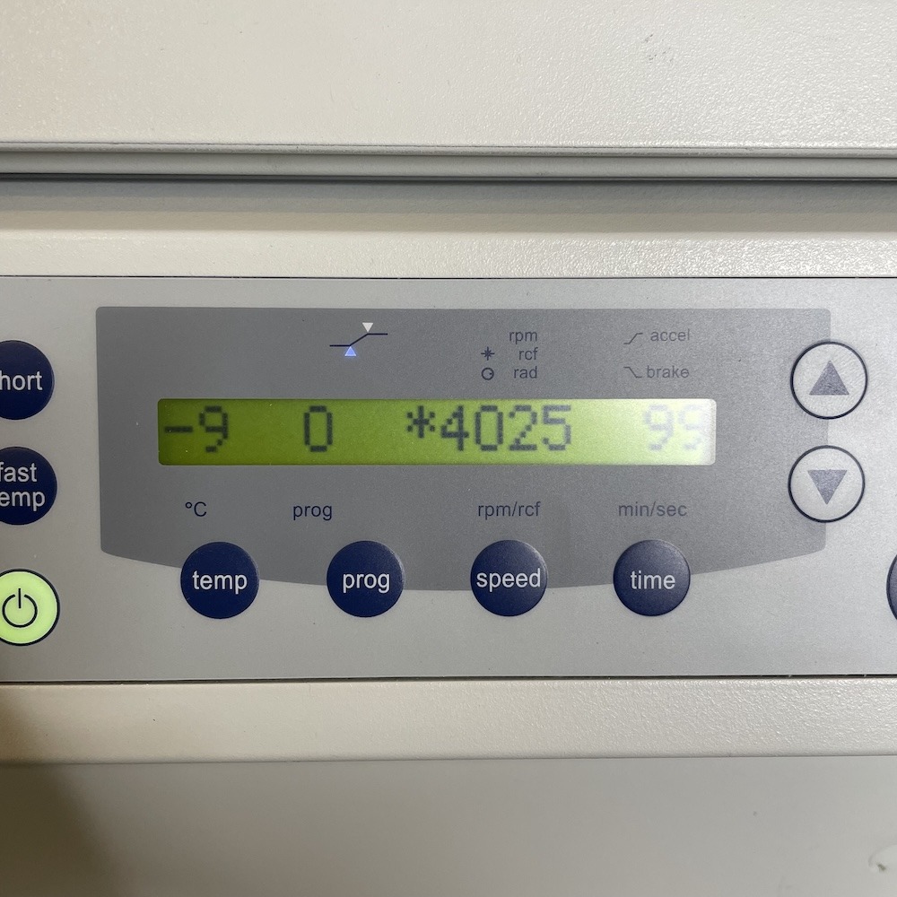 Eppendorf 5804R Refrigerated Centrifuge with 4 x 250ml Swing Out Rotor, image 6