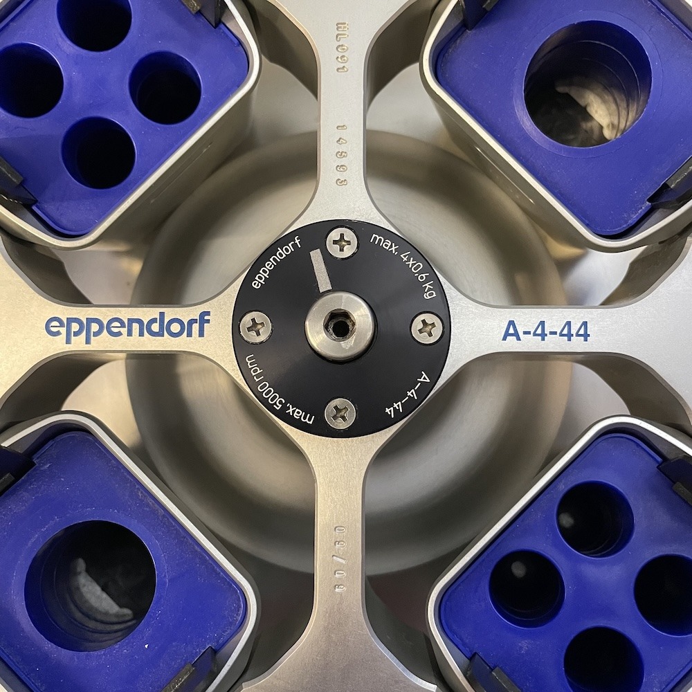 Eppendorf 5804R Refrigerated Centrifuge with 4 x 250ml Swing Out Rotor, image 7