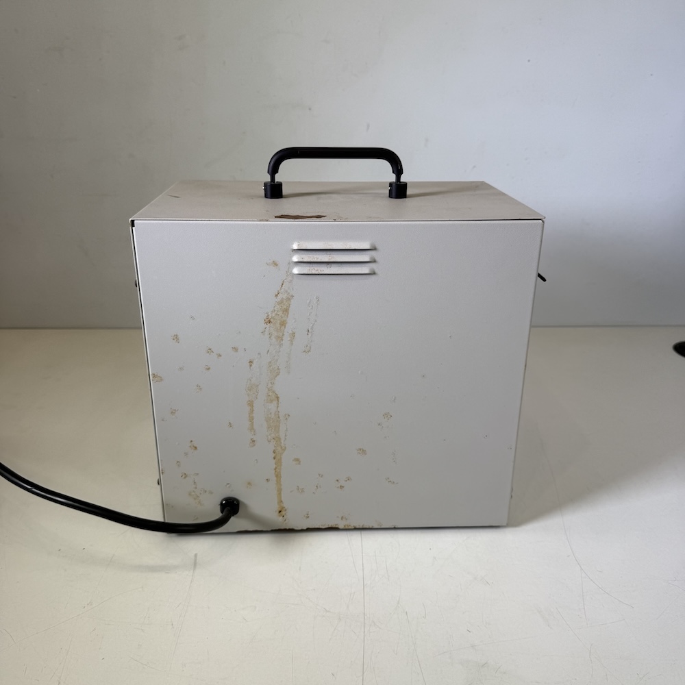 Welch 202503 Self-Cleaning Dry Vacuum Pump, image 2