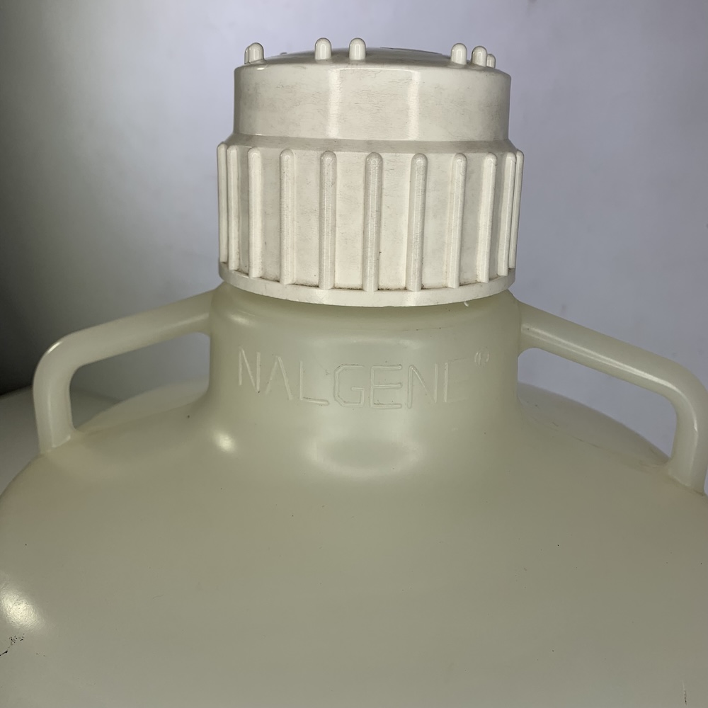 Thermo Scientific Nalgene Round Carboy with Handles (20 L), image 2