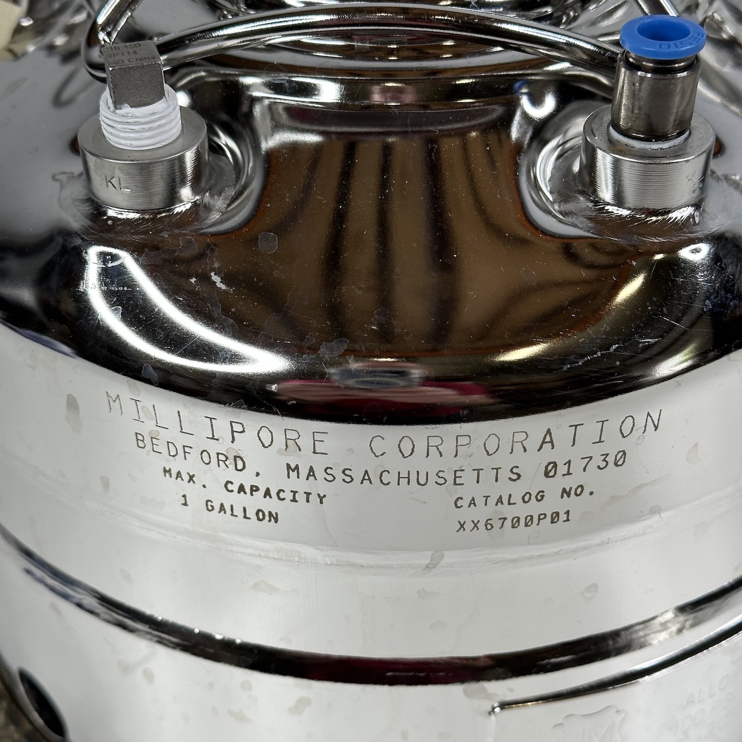 Millipore XX6700P01 Stainless Steel Dispensing Pressure Vessel (1 gal), image 2