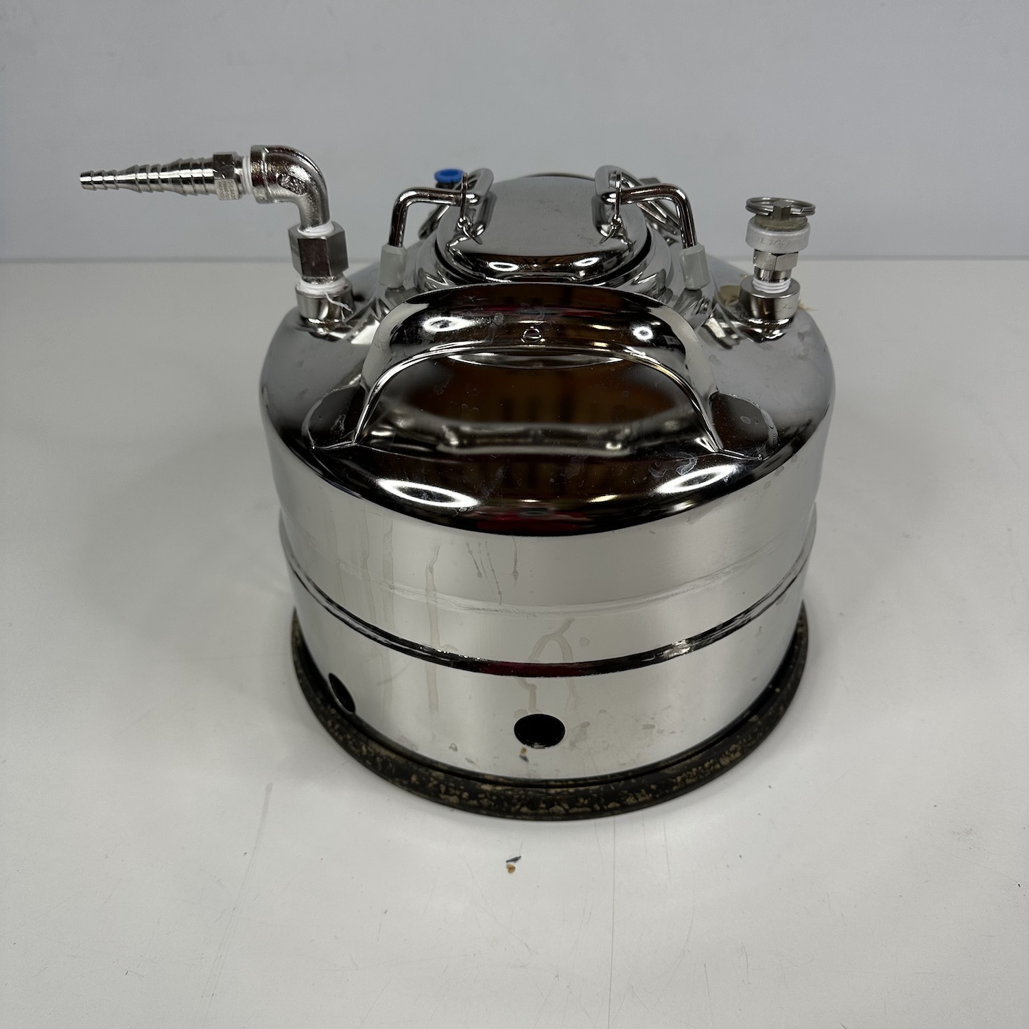 Millipore XX6700P01 Stainless Steel Dispensing Pressure Vessel (1 gal), image 3