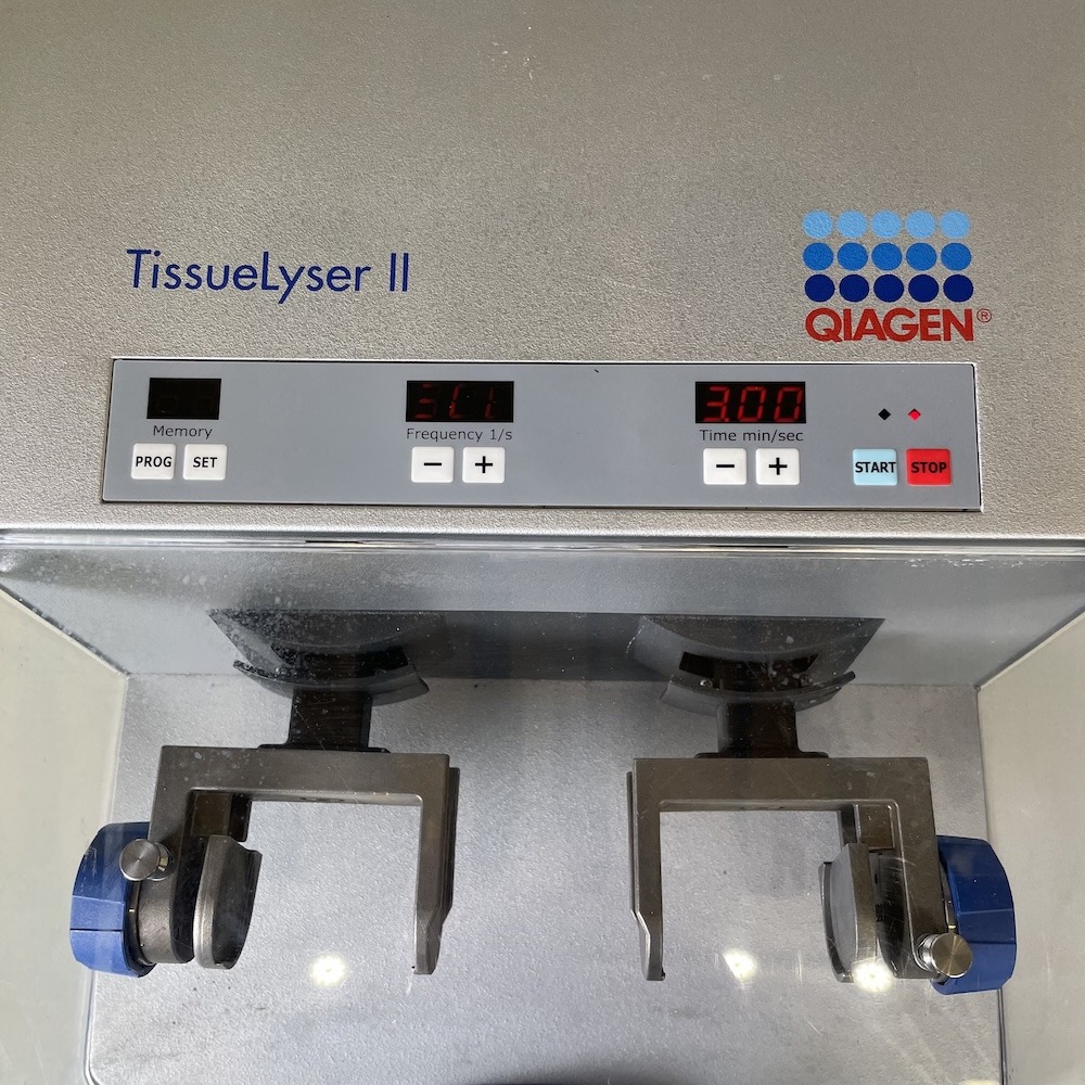 Qiagen Tissuelyser Homogeniser Bead Mill 2 20.747.0001 Retsch MM400, image 3