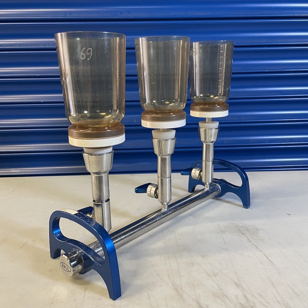 Cytiva Laboratory Filtration Manifold 4889 Stainless Steel 3 Place + Magnetic Funnel, image 2