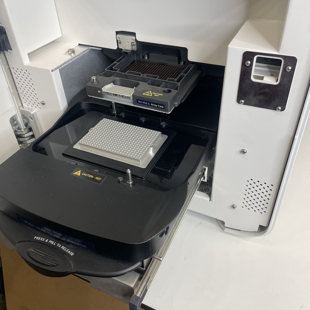 Applied Biosystems QuantStudio 7 Flex Real-Time PCR System (384/96-well), image 4