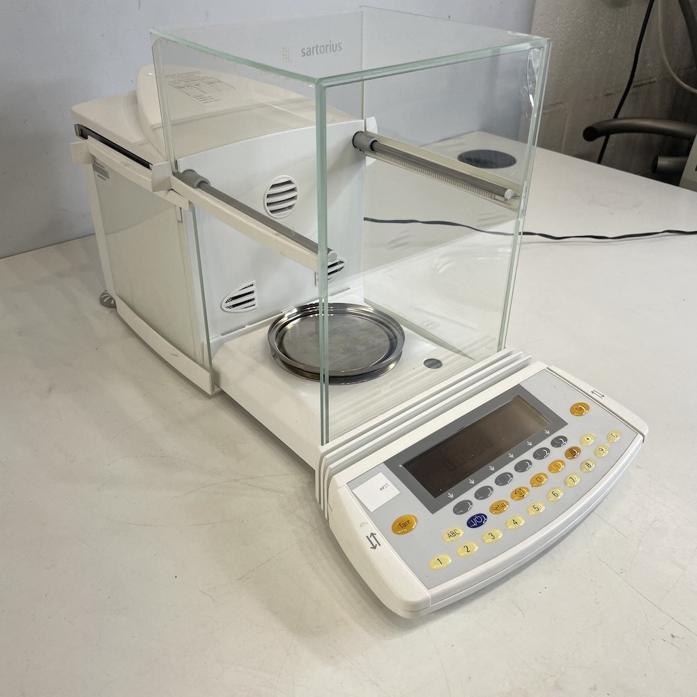 Sartorius ME235S Semi-MIcro Analytical Balance, image 2