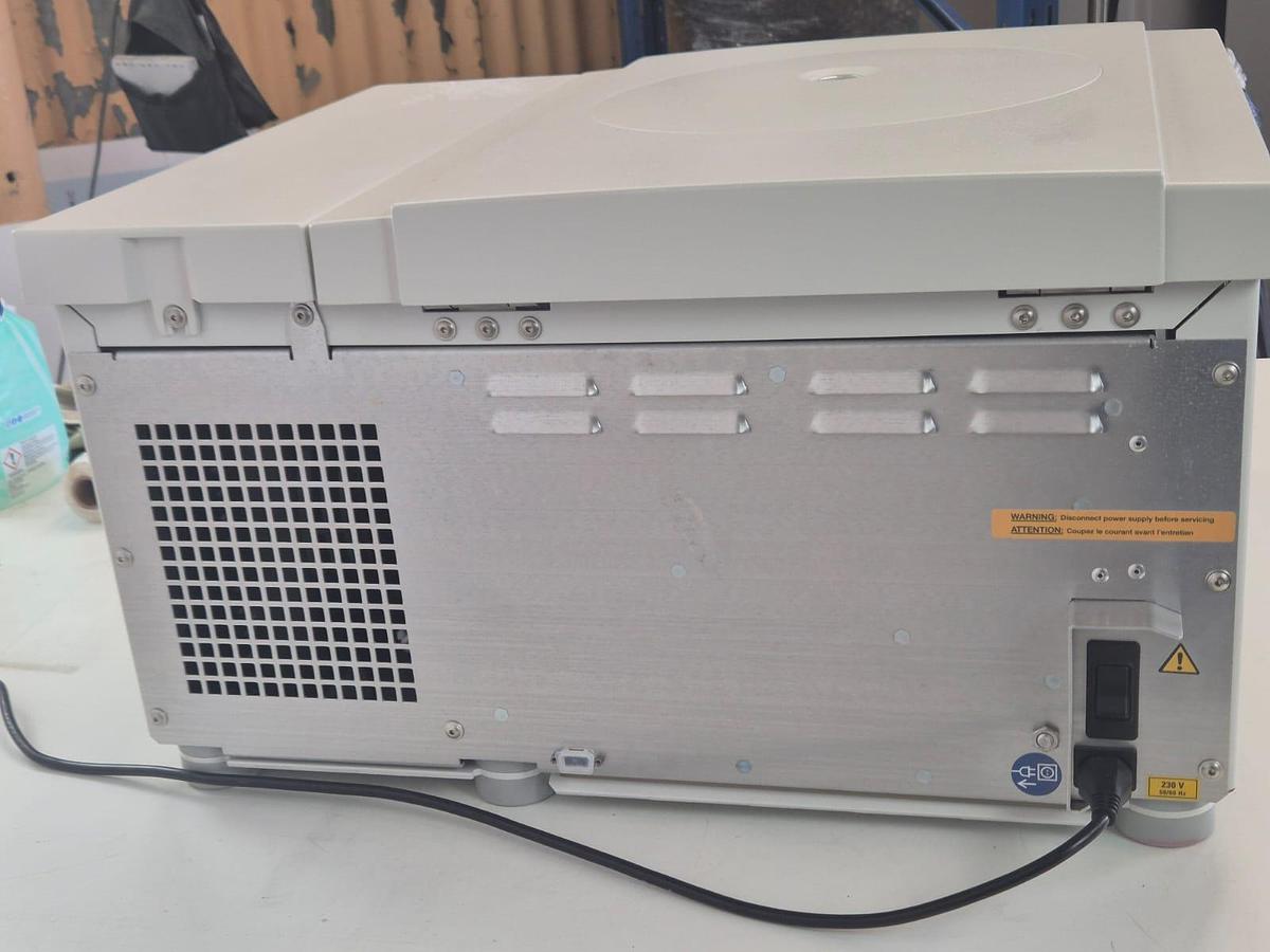 Thermo Scientific Multifuge X1R Centrifuge, image 4
