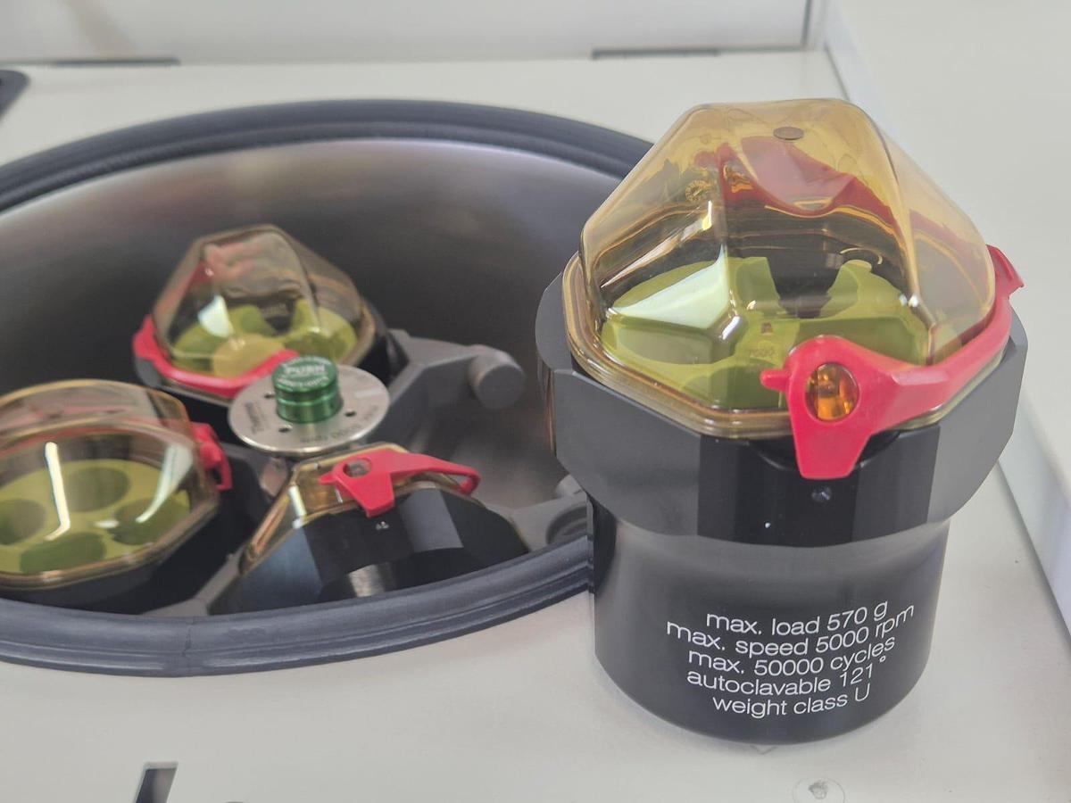 Thermo Scientific Multifuge X1R Centrifuge, image 6