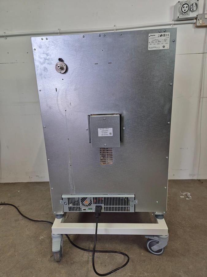 Thermo Scientific Heratherm IMH180 Incubator, image 4