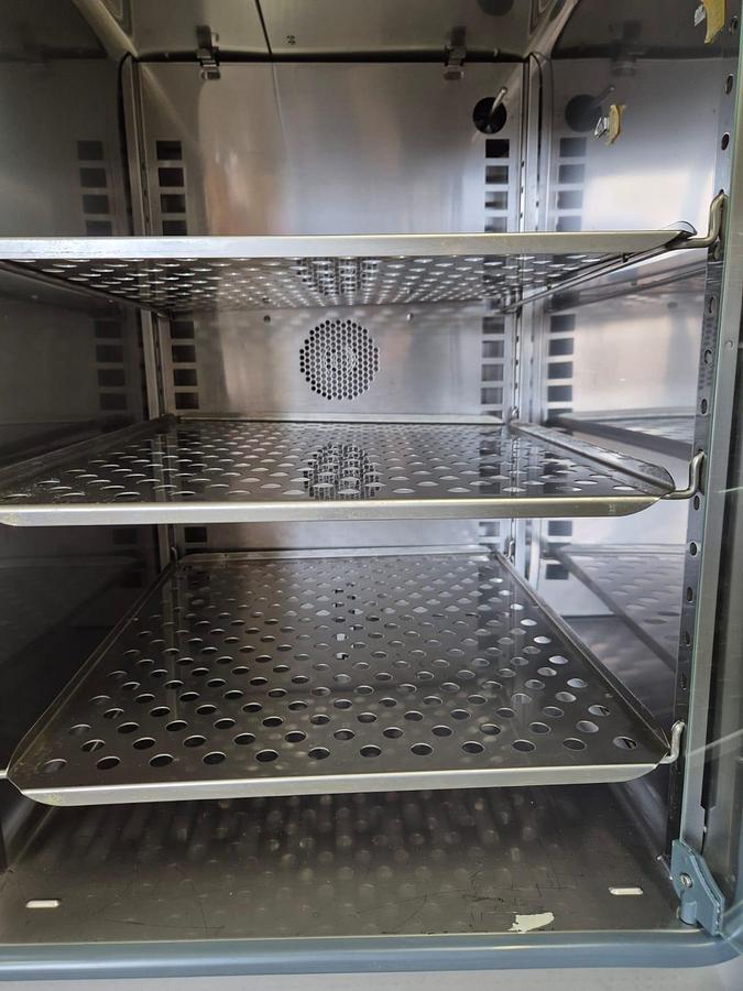 Thermo Scientific Heratherm IMH180 Incubator, image 5