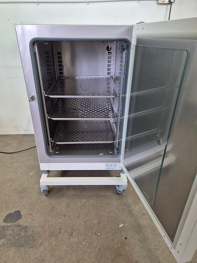 Thermo Scientific Heratherm IMH180 Incubator, image 8
