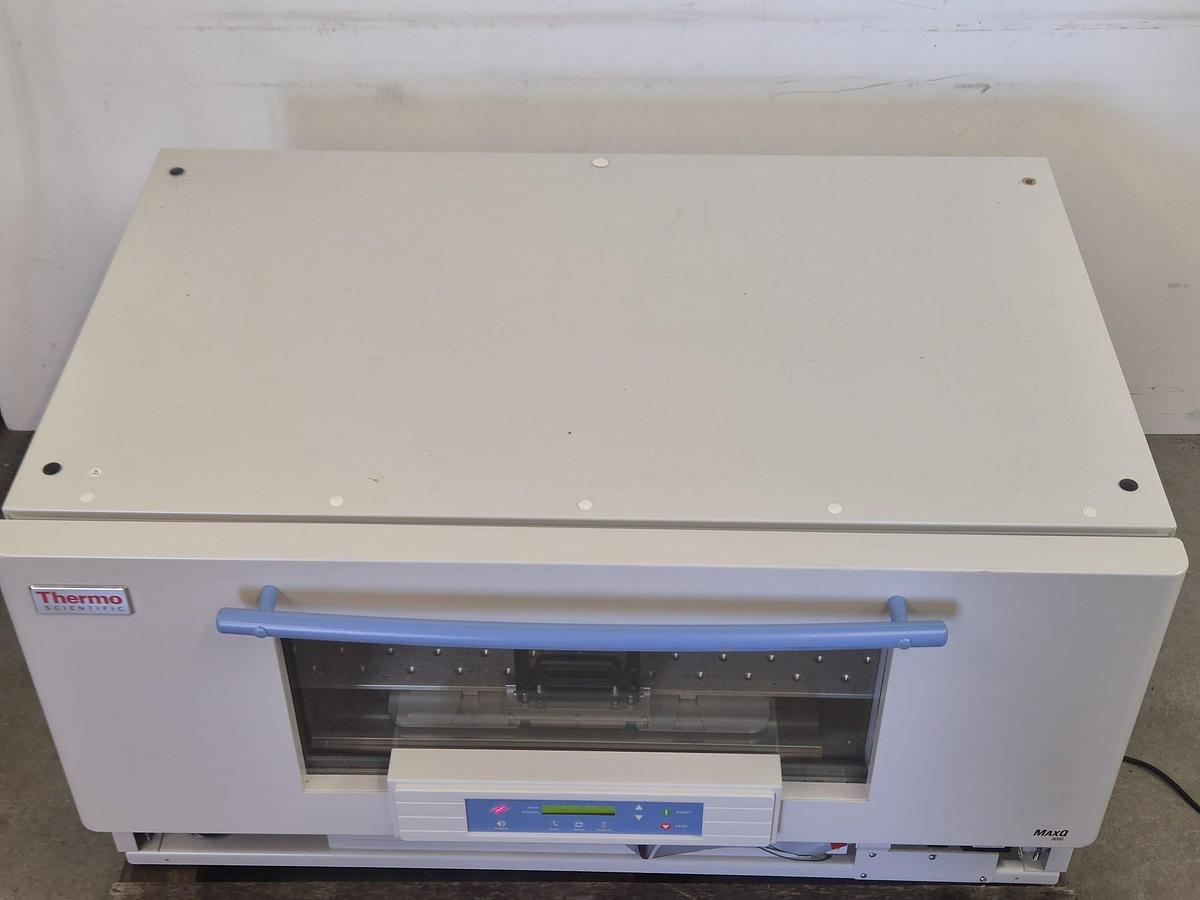 Thermo Scientific MaxQ 8000 Incubated Shaker, image 4