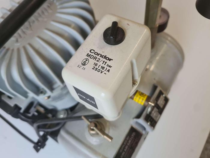 Jun-Air 6-J Mini Air Compressor, image 4