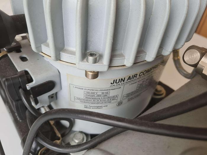 Jun-Air 6-J Mini Air Compressor, image 5
