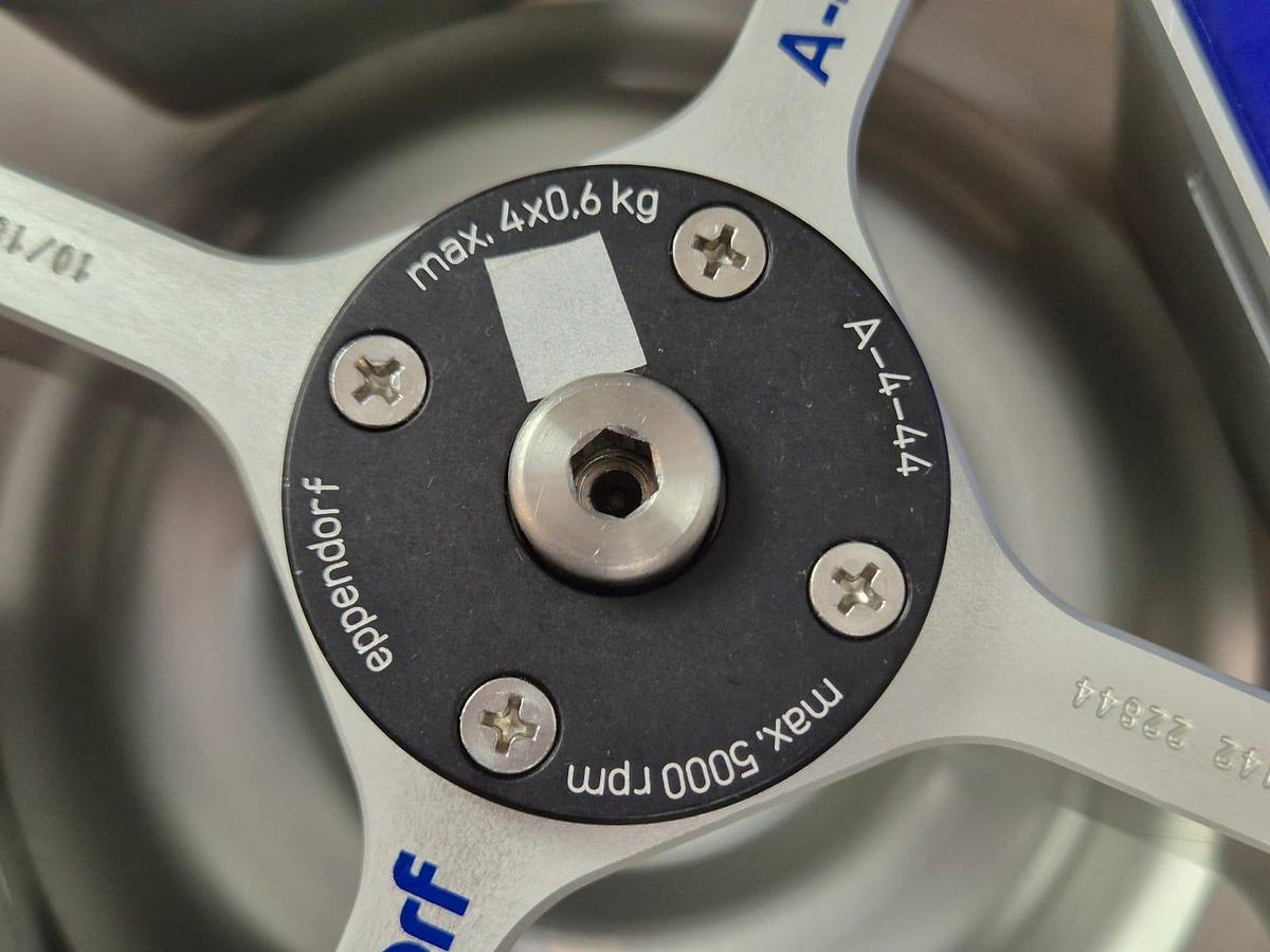 Eppendorf 5804 benchtop centrifuge, image 5