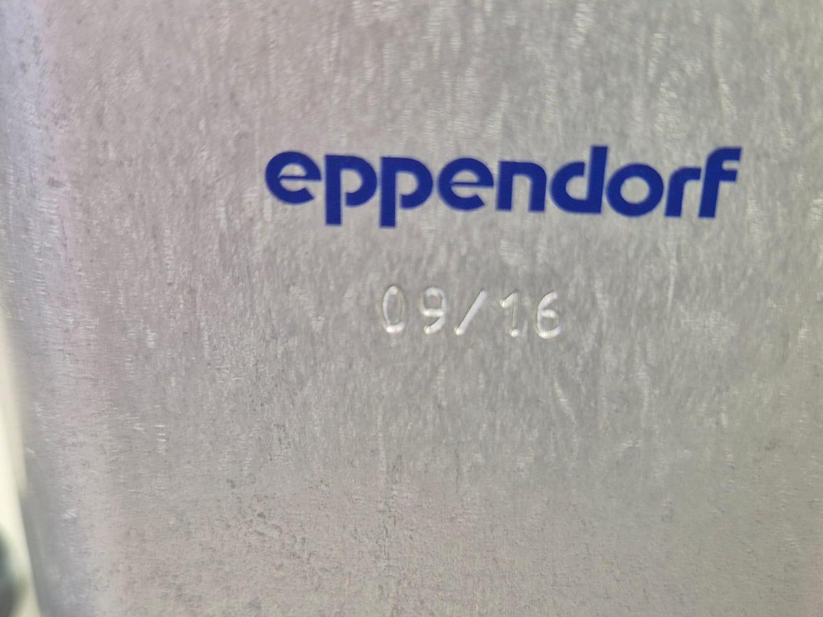 Eppendorf 5804 benchtop centrifuge, image 8