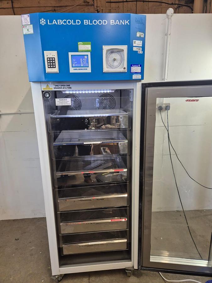 Labcold RDBG2320MD Upright Bloodbank Refrigerator, image 2
