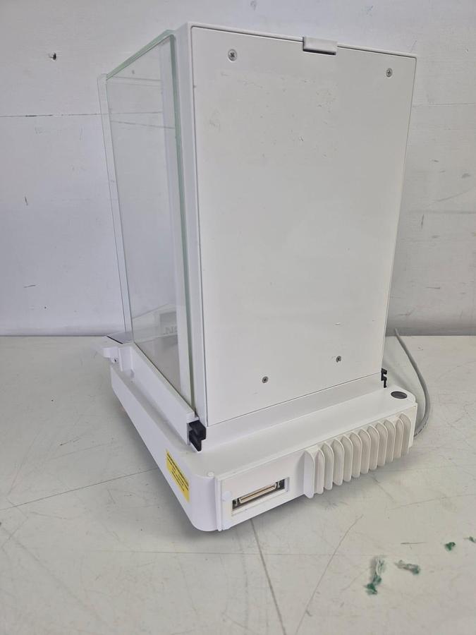Sartorius Cubis II Semi-Micro Balance, Model MCA225P-2S00-A, image 2