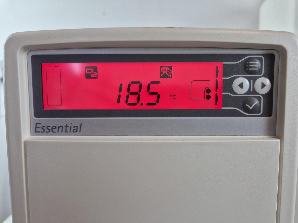 Millipore Sigma RioS Essential 24 Water Purification Tank, image 4