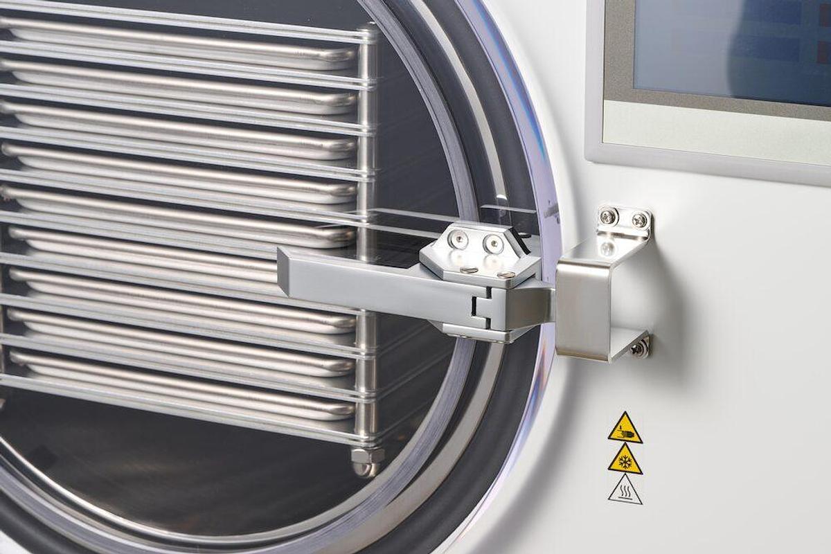 Holland Green Science Xiros Mikro GEN2 Freeze Dryer Bundle, image 2