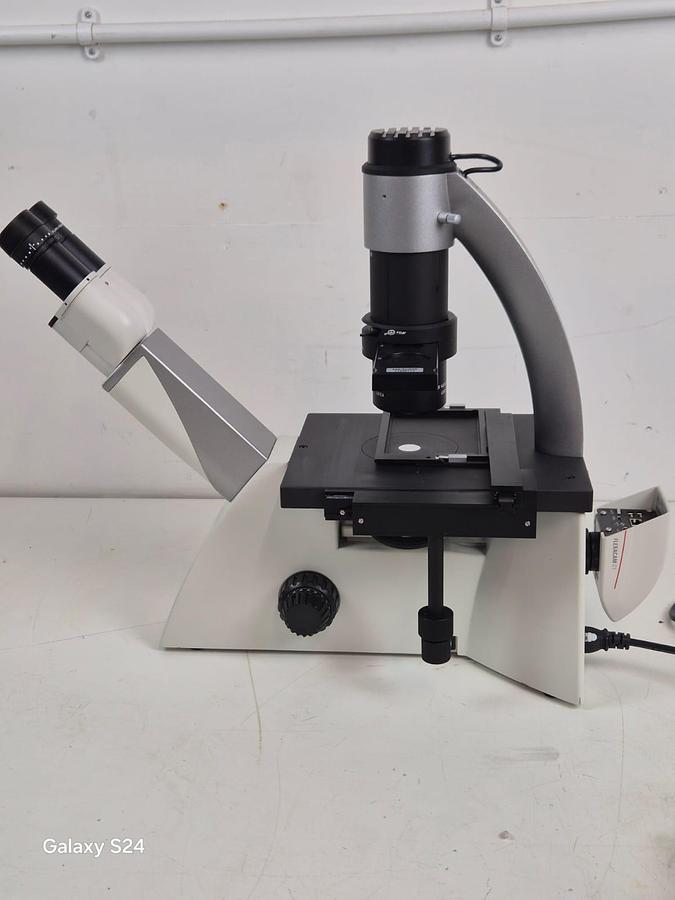 Leica DMi1 Microscope, image 2