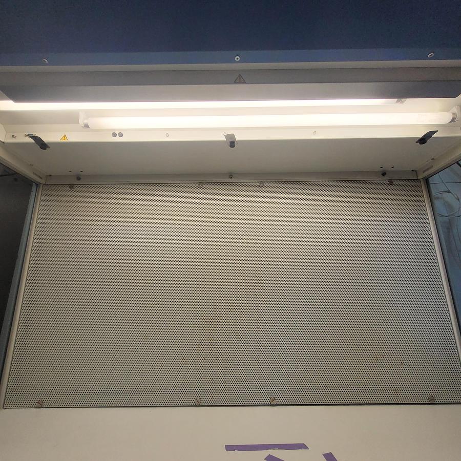 Thermo Scientific Heraguard ECO 1.2 Laminar Flow Clean Bench, image 4
