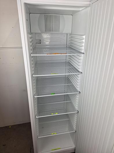 Liebherr LKv 3910 Laboratory Refrigerator, image 2